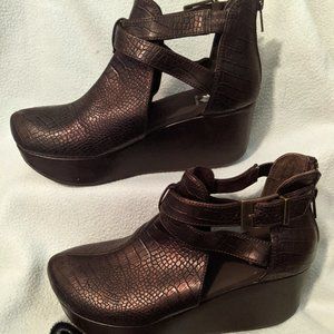 Yellow Box Balera Wedge Bronze Crocodile Print